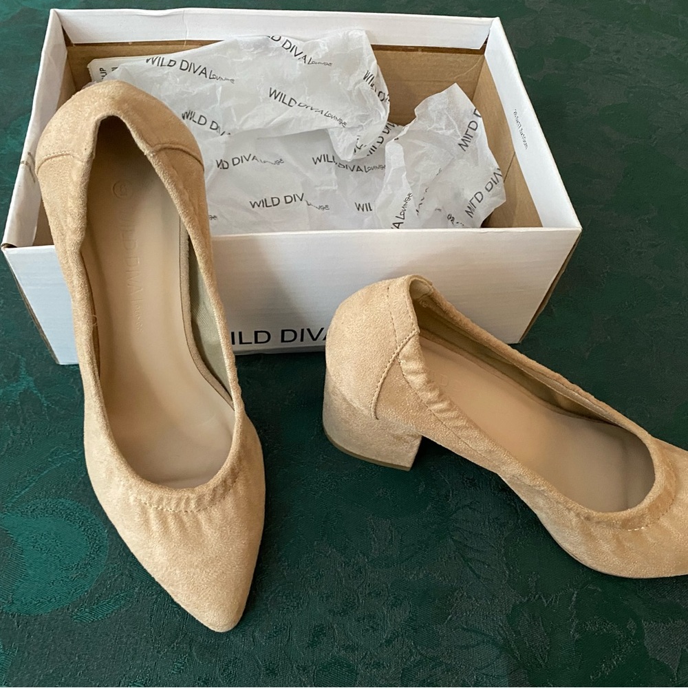 Ladies Size 6 suede stack heels, “Natural” color.